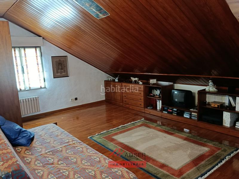 Foto 2bfd1d5b-2e3f-4004-93d2-5167c0d831e2. Casa exclusiva casa independiente en Avenida Madrid con zona privada y piscina en Logroño