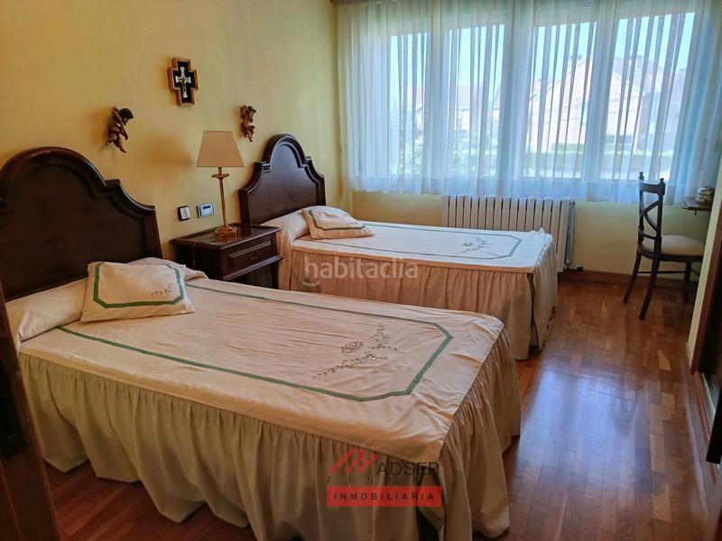 Foto 4c6ba1d5-a52a-4008-ba35-4d22cad13fcb. Casa exclusiva casa independiente en Avenida Madrid con zona privada y piscina en Logroño
