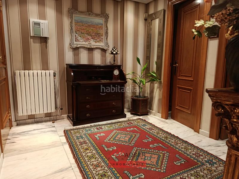 Foto 61268c92-0974-4a3b-8a85-c64718a9d627. Casa exclusiva casa independiente en Avenida Madrid con zona privada y piscina en Logroño