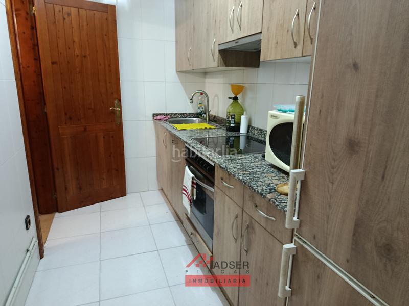 Foto 8db47f76-08d7-4b13-b30c-ec21ec0b8834. Casa exclusiva casa independiente en Avenida Madrid con zona privada y piscina en Logroño
