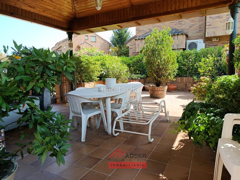 Foto c9795175-c90f-4f27-a449-51b6a0ff96b9. Casa exclusiva casa independiente en Avenida Madrid con zona privada y piscina en Logroño