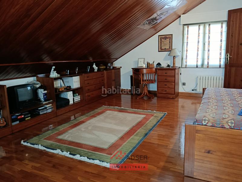 Foto d79bf2e8-bbd6-4dcd-ab17-85d82faf49c4. Casa exclusiva casa independiente en Avenida Madrid con zona privada y piscina en Logroño