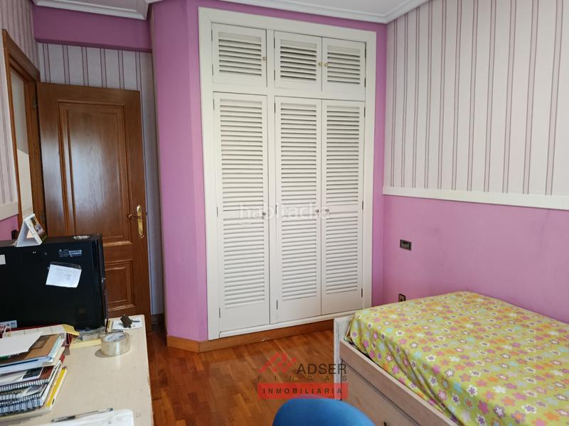 Foto edbc2233-49b1-4c30-b4c8-618db9980759. Casa exclusiva casa independiente en Avenida Madrid con zona privada y piscina en Logroño