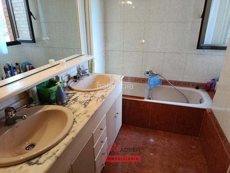 Foto f48e057b-3b5a-4d72-9c4b-6a13f77a4bf4. Casa exclusiva casa independiente en Avenida Madrid con zona privada y piscina en Logroño