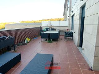 Casa adossada  Entrena - calle rio antiguo. Adosado en entrna 4 dormitorios,bodega y amolia terraza