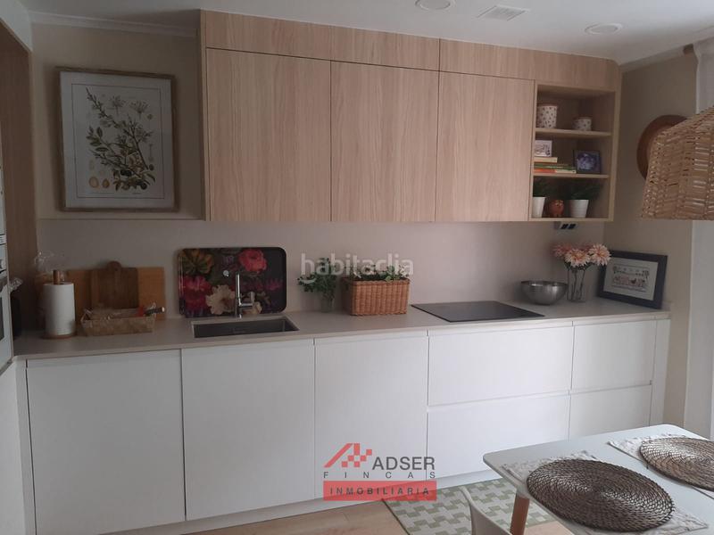 Foto 4e677386-1279-46d6-8031-7ecf252c88e1. Casa adossada amb calefacció aparcament piscina a Logroño