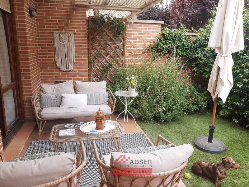 Foto 870455bb-7816-4a6e-be60-feb8c7c10640. Casa adossada amb calefacció aparcament piscina a Logroño