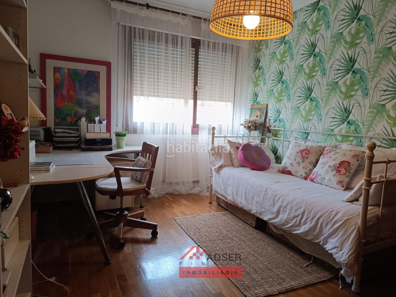 Foto 980d1b9f-f7c4-4541-988d-625cec54c744. Casa adossada amb calefacció aparcament piscina a Logroño