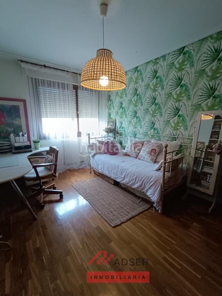 Foto c2b72d73-345d-4cfc-9443-d99c8619ca10. Casa adossada amb calefacció aparcament piscina a Logroño