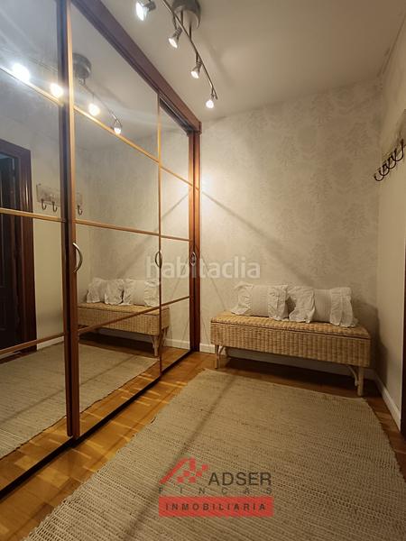 Foto ce96ef73-0b89-48c1-9add-18ed142c4c7e. Casa adossada amb calefacció aparcament piscina a Logroño