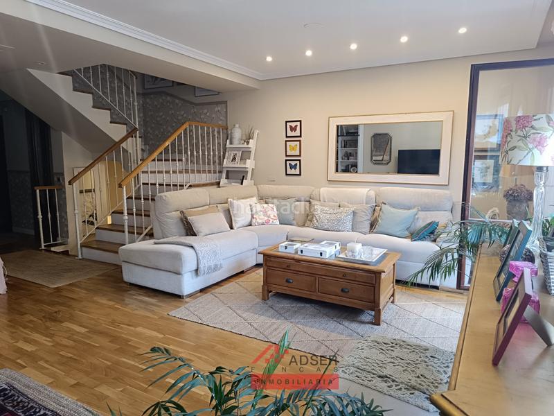 Foto e261bb91-9aee-4ad6-8c06-4a9271c0b50a. Casa adossada amb calefacció aparcament piscina a Logroño