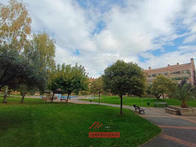 Foto fc781739-4b91-4d75-b55e-1d377b96601e. Casa adossada amb calefacció aparcament piscina a Logroño