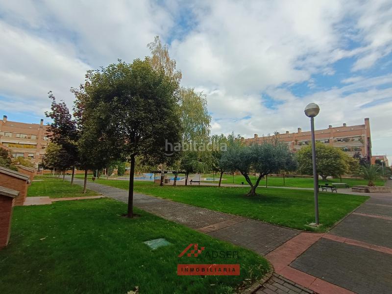 Foto fd5d7023-30e2-4566-a13a-f1fbd22276d1. Casa adossada amb calefacció aparcament piscina a Logroño