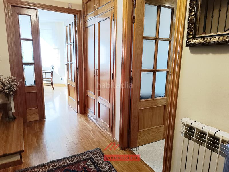 Foto 40ceb6e7-cd4f-40d0-ae35-46f48a9f1cb2. Casa a schiera con riscaldamento parcheggio piscina in Logroño