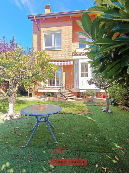 Foto 46e9c53a-8095-4742-b914-fdb3daa72593. Casa a schiera con riscaldamento parcheggio piscina in Logroño