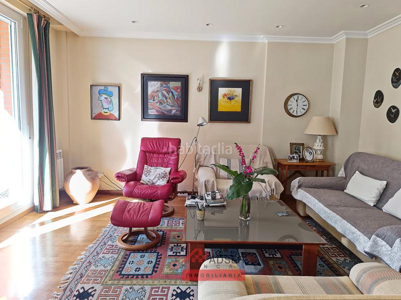 Foto 4fb92d54-cd69-438d-b999-327dcce6d093. Casa a schiera con riscaldamento parcheggio piscina in Logroño