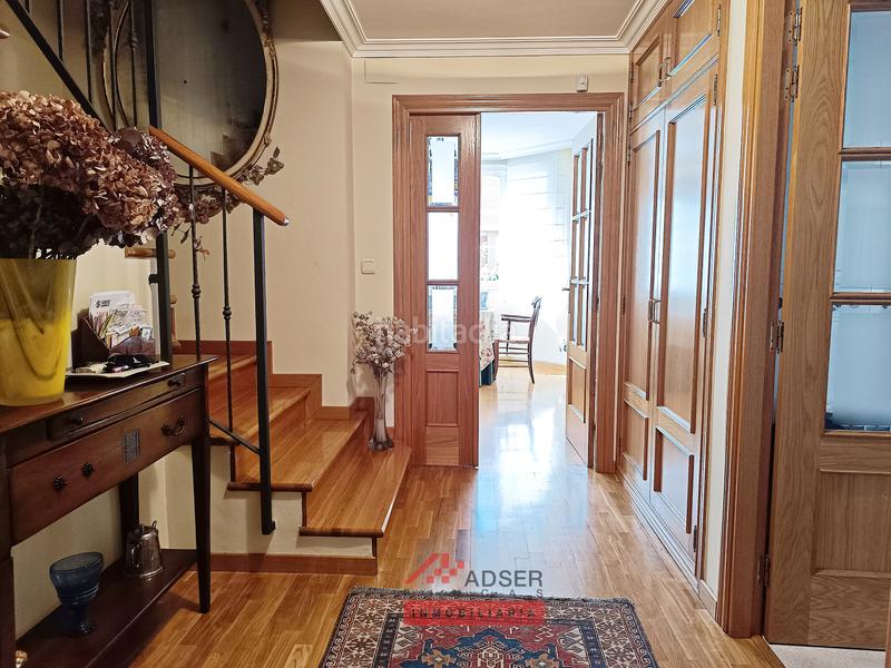 Foto 757a7044-b748-44bc-bf3c-f89f96484382. Casa a schiera con riscaldamento parcheggio piscina in Logroño