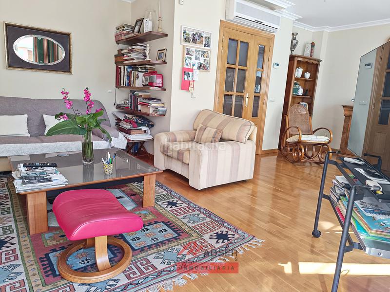 Foto 78b443e1-dfd5-44f0-ba95-221f2b6eca87. Casa a schiera con riscaldamento parcheggio piscina in Logroño