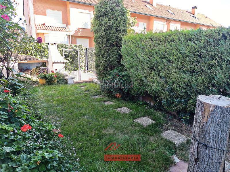 Foto 91423190-3d7a-4a0d-9bcb-ba4a0d2b93db. Casa a schiera con riscaldamento parcheggio piscina in Logroño