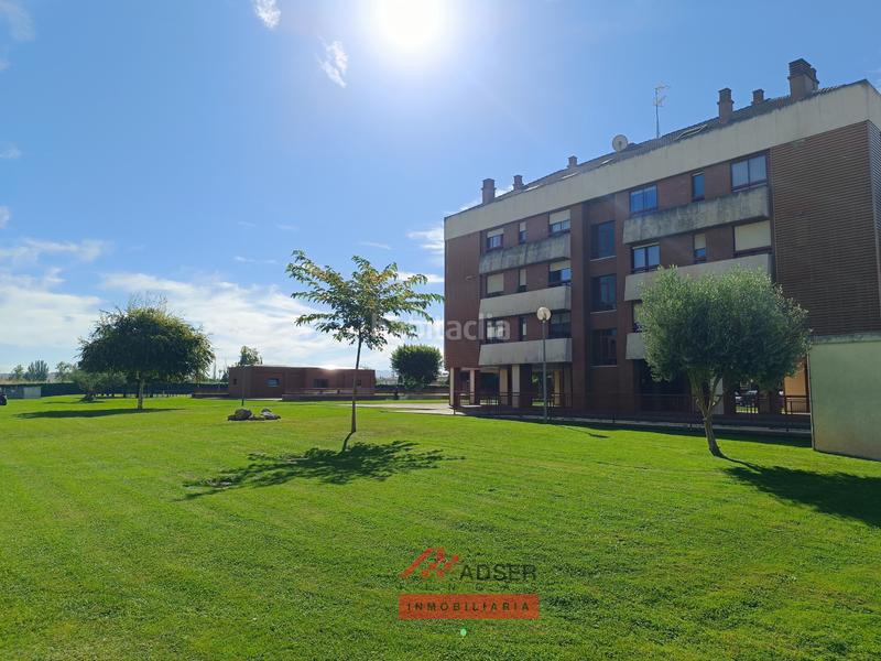 Foto b1049a2d-c947-4ca8-a475-77eaf13e1da6. Casa a schiera con riscaldamento parcheggio piscina in Logroño