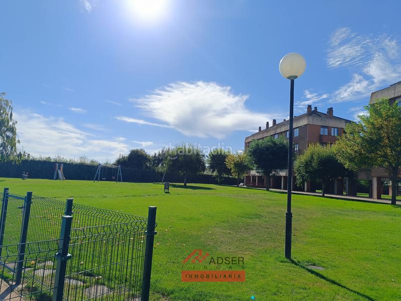 Foto be79b57d-6ccb-49dd-ab8a-9e77a62a368a. Casa a schiera con riscaldamento parcheggio piscina in Logroño