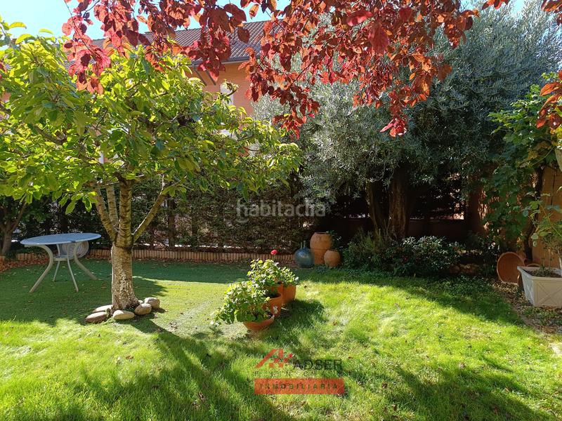 Foto d7334ab8-8331-4865-86b5-3920196f3c6f. Casa a schiera con riscaldamento parcheggio piscina in Logroño