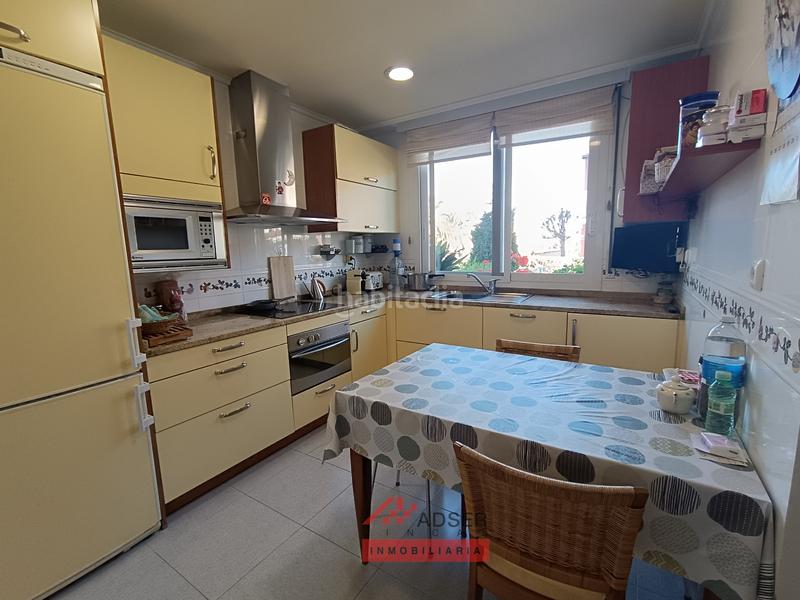 Foto fa515799-f1db-4880-8f33-553b298afff2. Casa a schiera con riscaldamento parcheggio piscina in Logroño