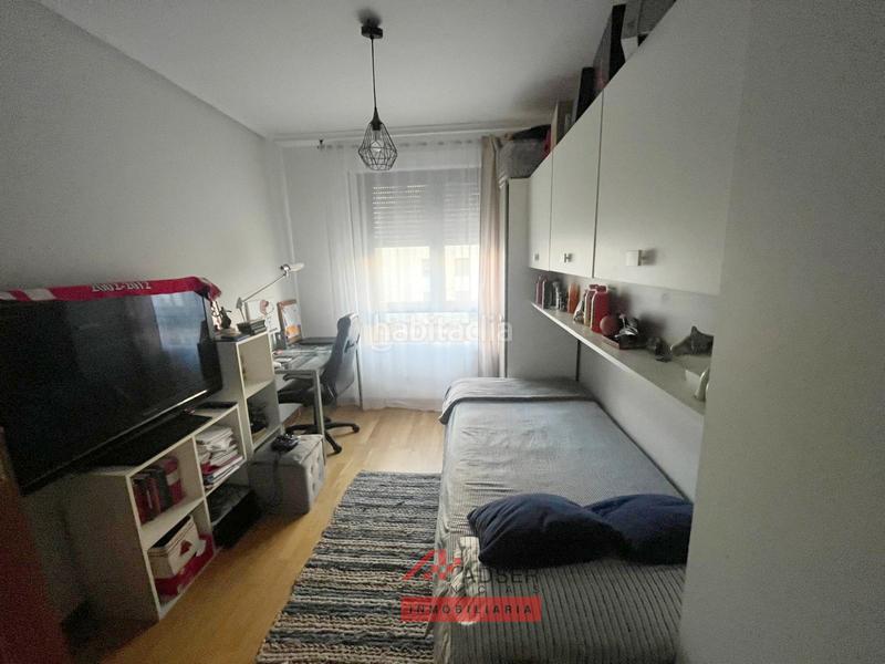 Foto 0a7b9ecf-6116-45c3-baa2-fb2eb9a5e0c4. Appartement avec chauffage parking piscine dans Cascajos - Piqueras Logroño