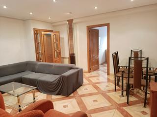 Pis  Logroño - cl santa isabel. Piso de 4 dormitorios con amplisima terraza.