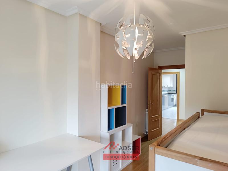 Foto 8ab6d3de-affd-4172-8b17-5239bf46b6e6. Pis amb calefacció aparcament piscina a La Cava - Fardachón Logroño