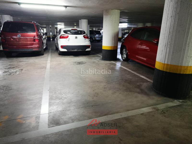 Foto bf8688aa-9888-45e3-afa7-1a41164aaec3. Parking voiture dans Oeste Logroño