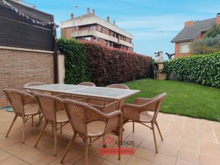 House  Logro�o - cl cucardel. Chalet independiente  en urbanizacion rosaleda con mas de 200 me
