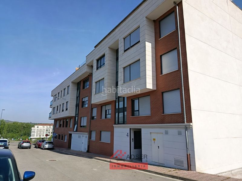 Foto b6f8f91b-260f-415d-a470-0b8984e0d375. Pis amb calefacció aparcament a Albelda de Iregua