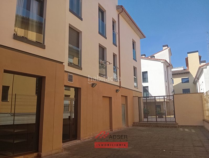 Foto c68f8b59-430e-4b08-b9fc-cc3de31643cd. Local comercial a Jesuitas Logroño