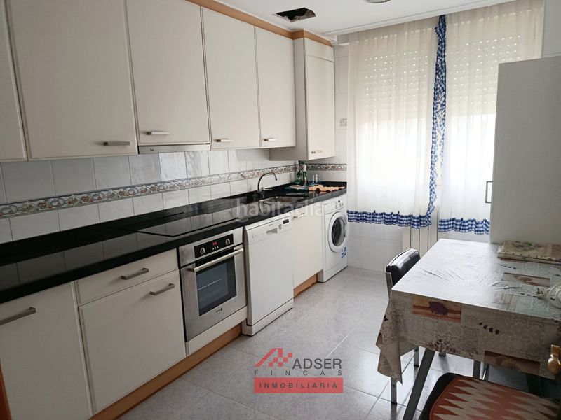Foto 6adb6568-fd9a-4c92-8510-fa91e9129ed7. Flat with heating parking in Cascajos - Piqueras Logroño