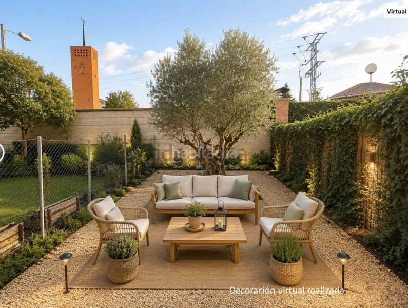 Foto 90d4fe3b-c3ed-4af7-b803-bb2fd3429902. Casa amb aparcament piscina a Avenida Madrid Logroño