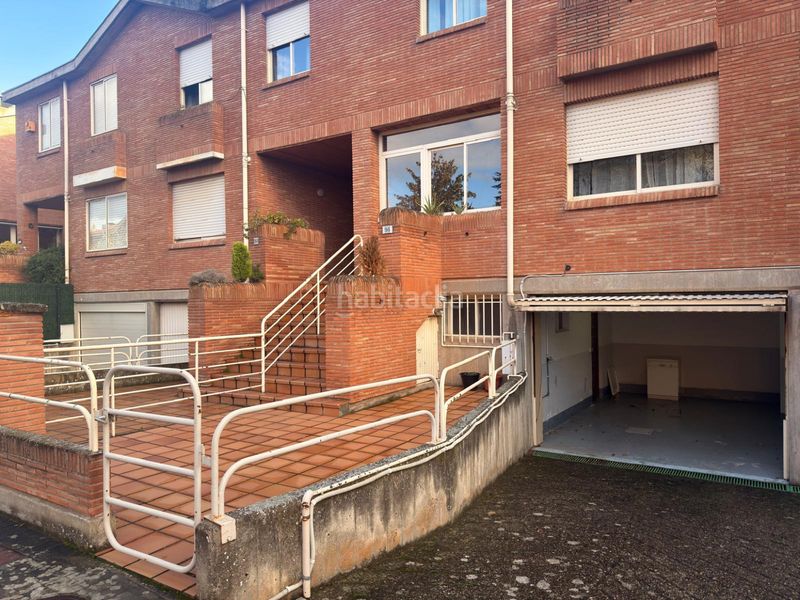 Foto bc9c155a-de45-4dea-b77d-46522a278065. Casa amb aparcament piscina a Avenida Madrid Logroño