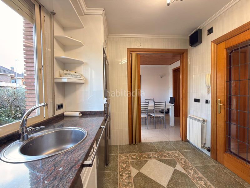 Foto cc2ea71d-2973-487a-926e-d5e5f7a67058. Casa amb aparcament piscina a Avenida Madrid Logroño