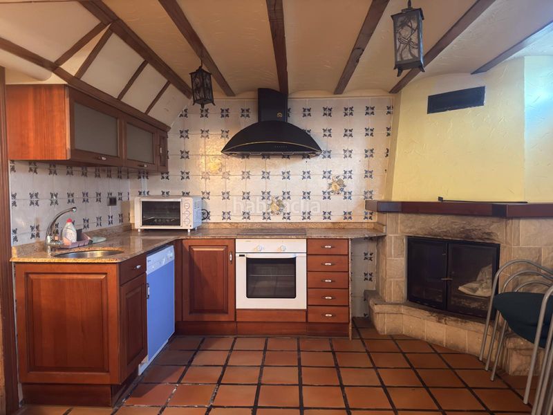 Foto ce4cbdf8-3514-4ae1-b529-88edfb830a14. Casa amb aparcament piscina a Avenida Madrid Logroño
