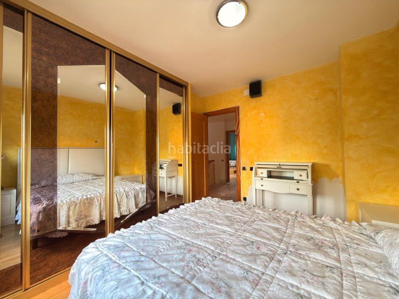 Foto ecbd67a4-d009-4a9a-9c25-c41fec8384e6. Casa amb aparcament piscina a Avenida Madrid Logroño