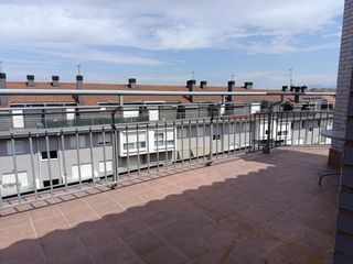 Piso  Villamediana de iregua - santa maria de la cabeza. Duplex tres dormitorios dos baños y terraza 26 m  garaje y trast