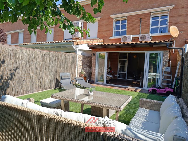 Foto 594474ae-2a3c-4908-b5e1-9620e40e51d5. Casa adossada amb calefacció aparcament piscina a Lardero