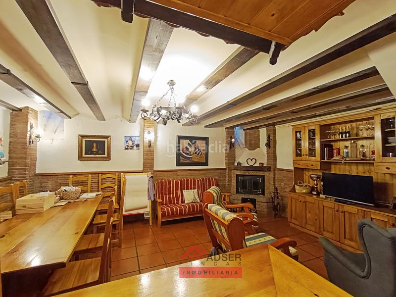 Foto b925753e-d5a6-4499-999f-9650b13a3bcf. Casa adossada amb calefacció aparcament piscina a Lardero