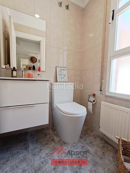 Foto e89e6a92-6242-4287-a6af-09f8d19a9694. Casa adossada amb calefacció aparcament piscina a Lardero