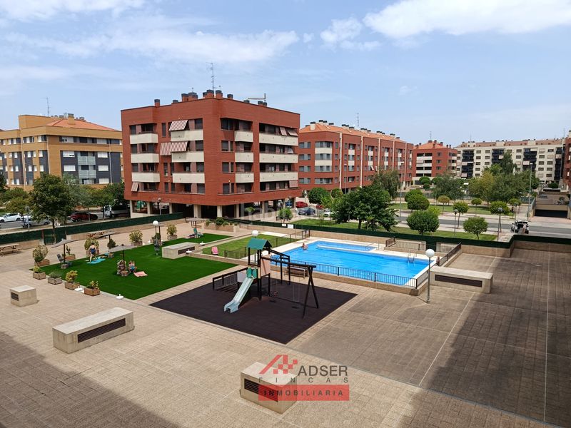 Foto 4c7f79b9-0e81-44e4-aa17-3d61541a3b31. Pis amb calefacció aparcament piscina a La Cava - Fardachón Logroño