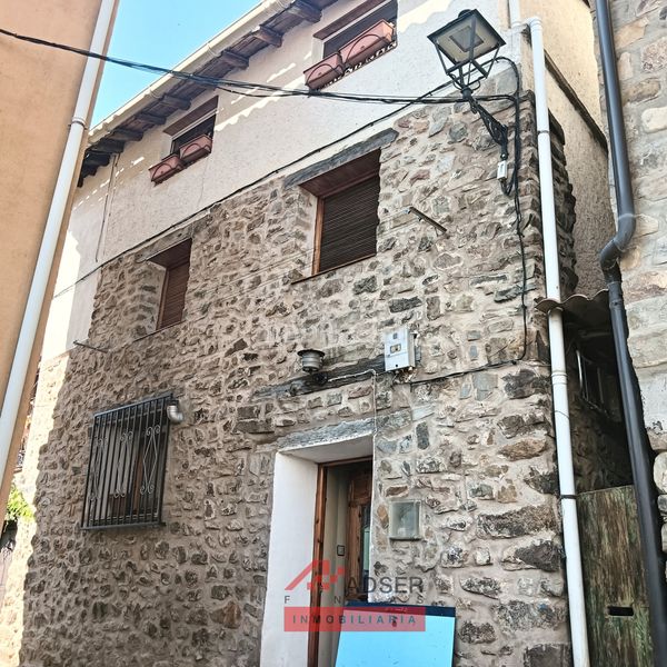 Foto 16c75f8f-3de8-47ea-a709-a673b44c389b. Casa amb calefacció a Villoslada de Cameros