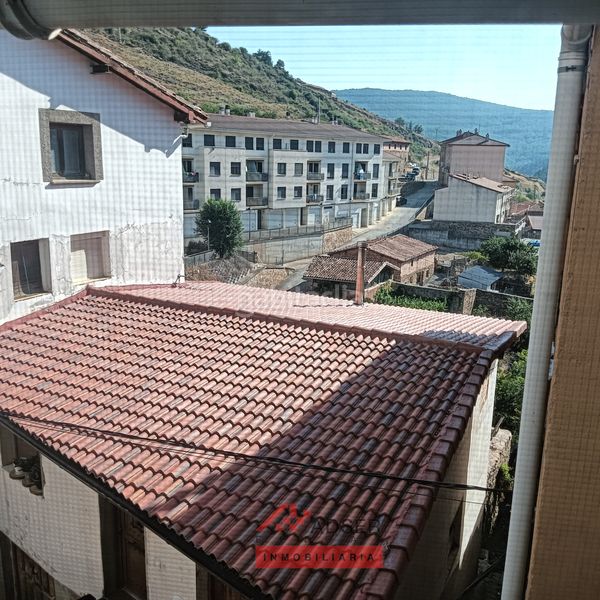 Foto a8964a54-57be-4f78-b285-85dd7ac90d93. Casa amb calefacció a Villoslada de Cameros