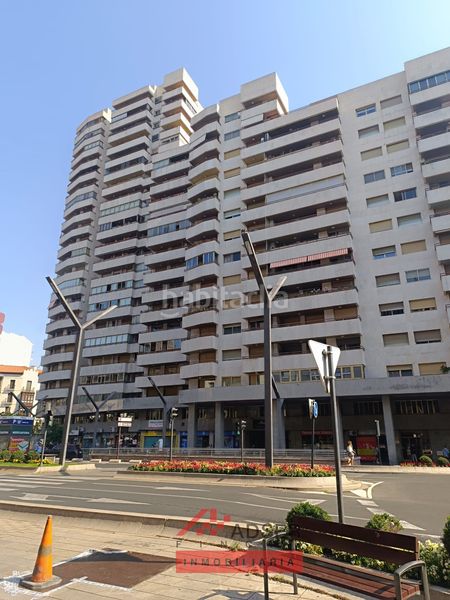 Foto 6c75da53-c84f-49e4-837c-ba3232fe929a. Flat with parking in Gran Via Logroño