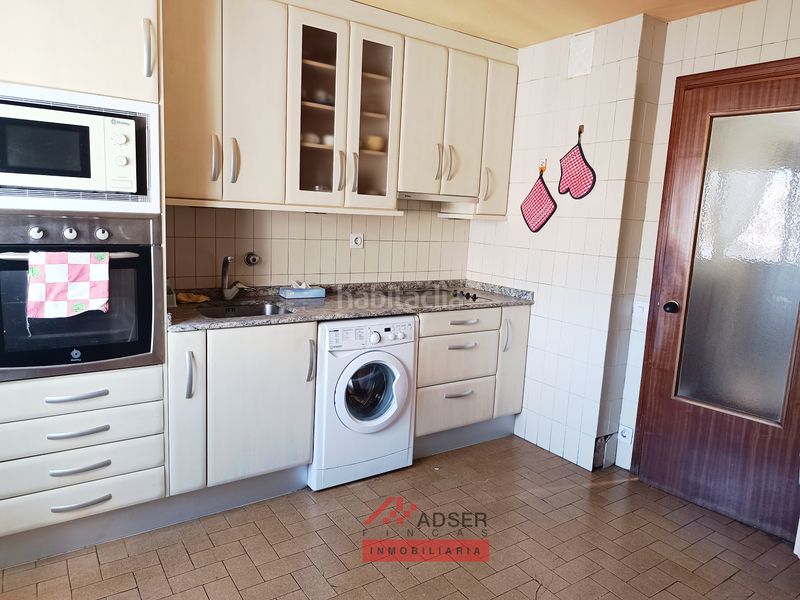 Foto ae3d880d-b176-4858-b231-cb4430901a05. Flat with parking in Gran Via Logroño