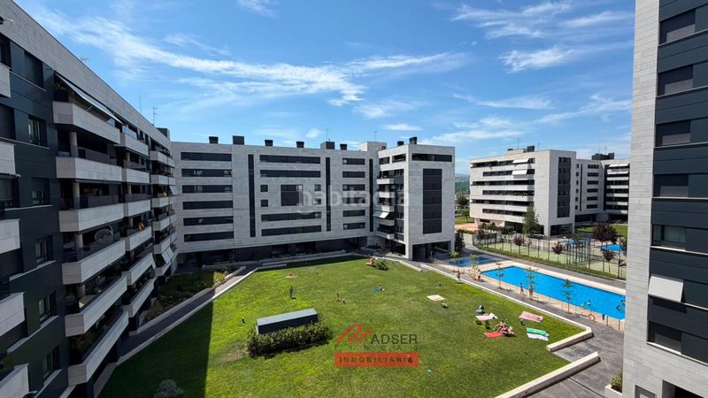 Foto 5742cc67-fd42-4bf2-9186-524cf35b3554. Flat with heating parking pool in San Adrián Logroño